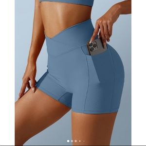 Fitody Scrunch Butt Workout Shorts Seamless V Cross Waist Small